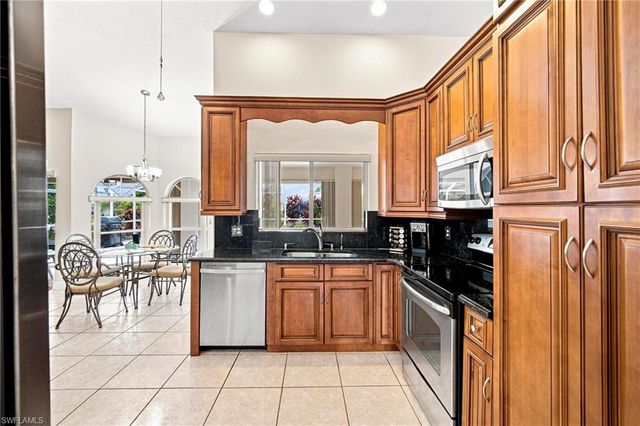 2138 SE 5th PL, Cape Coral, FL 33990