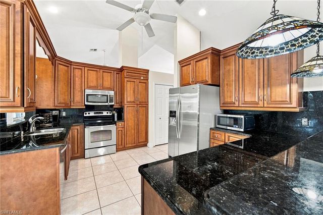 2138 SE 5th PL, Cape Coral, FL 33990