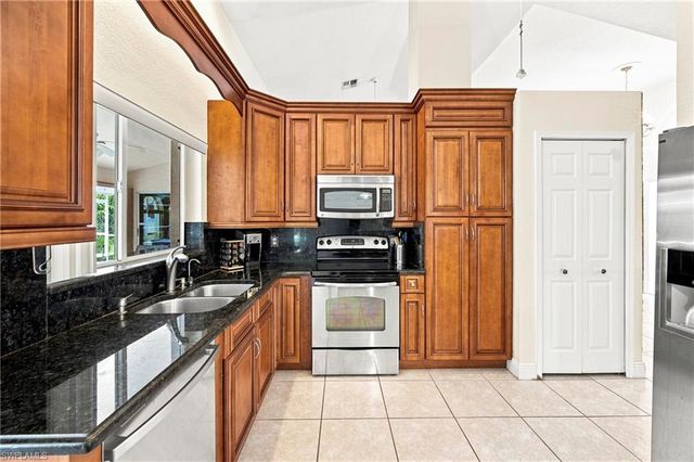 2138 SE 5th PL, Cape Coral, FL 33990
