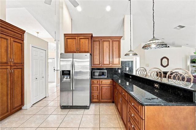 2138 SE 5th PL, Cape Coral, FL 33990