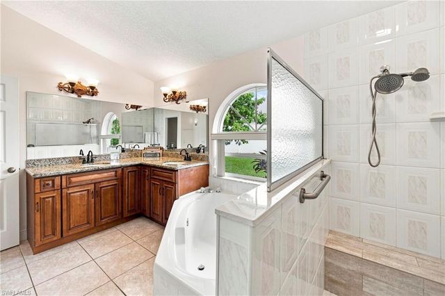 2138 SE 5th PL, Cape Coral, FL 33990