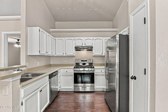 14049 Peter Noyes Drive, Horizon City, TX 79928