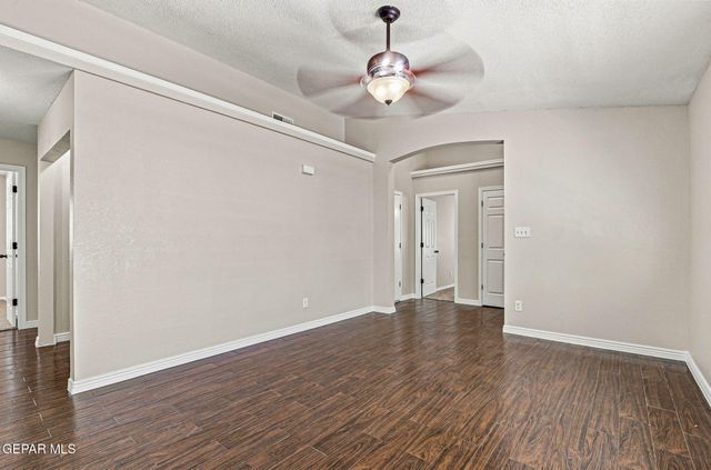 14049 Peter Noyes Drive, Horizon City, TX 79928