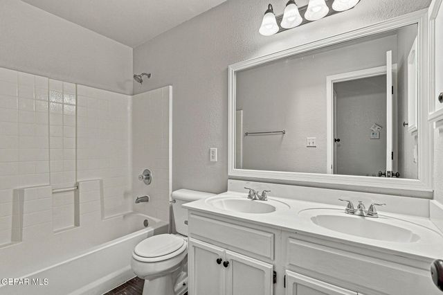 14049 Peter Noyes Drive, Horizon City, TX 79928