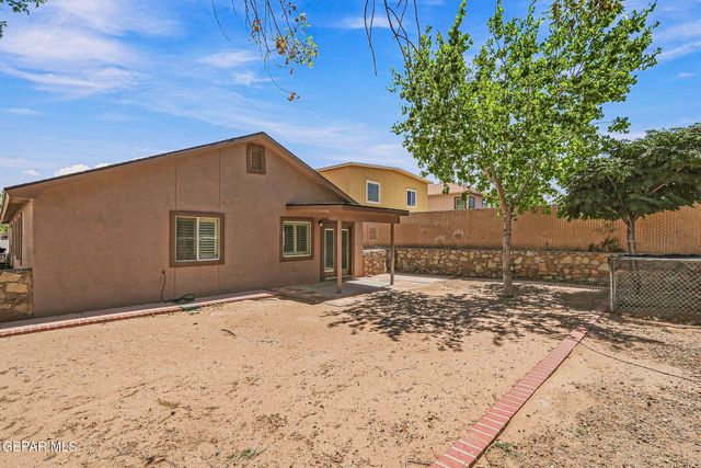 14049 Peter Noyes Drive, Horizon City, TX 79928