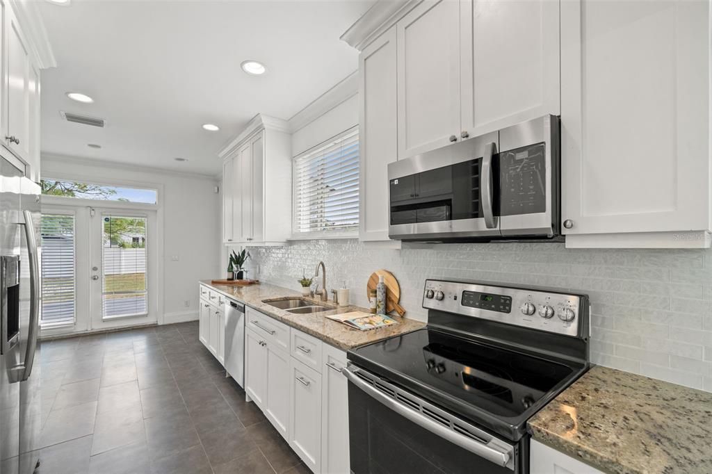Image 21 of property listing at 205 N WESTLAND AVENUE, Tampa, FL 33606