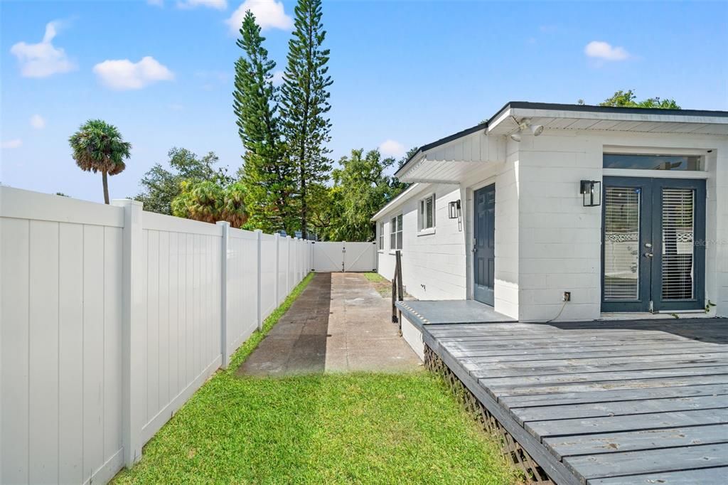 Image 42 of property listing at 205 N WESTLAND AVENUE, Tampa, FL 33606