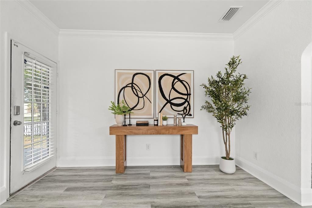 Image 6 of property listing at 205 N WESTLAND AVENUE, Tampa, FL 33606