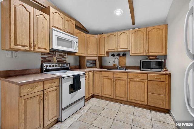 131 Paterson Avenue, Wallington, NJ 07057