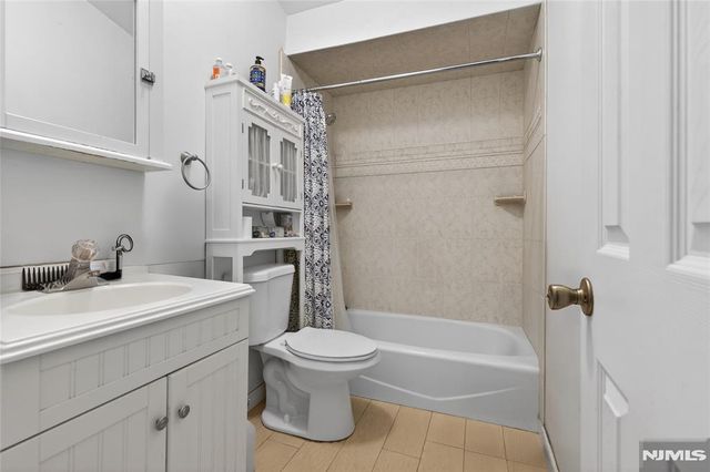 131 Paterson Avenue, Wallington, NJ 07057