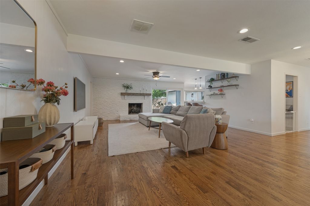 13107 Kerr Trail, Farmers Branch, TX 75244 — photo 5