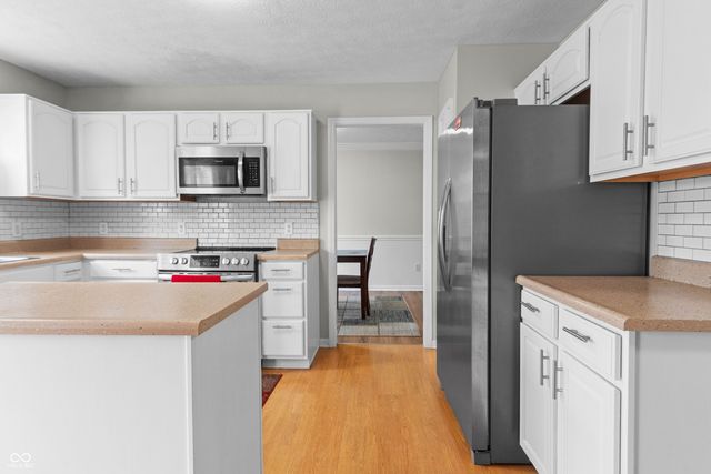 6951 Governors Pointe Boulevard, Indianapolis, IN 46217