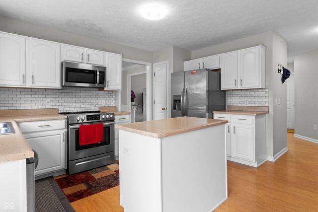 6951 Governors Pointe Boulevard, Indianapolis, IN 46217