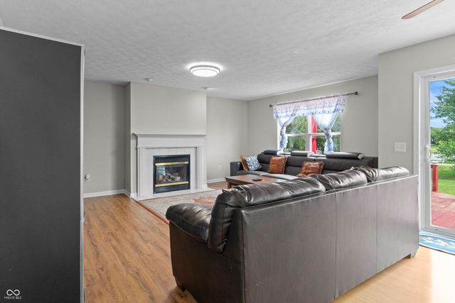 6951 Governors Pointe Boulevard, Indianapolis, IN 46217