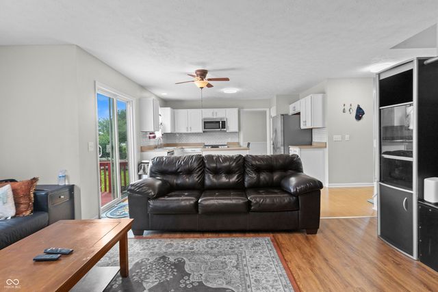 6951 Governors Pointe Boulevard, Indianapolis, IN 46217