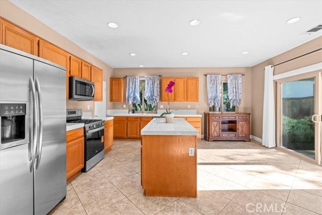 1388 Roadrunner Drive, Corona, CA 92881