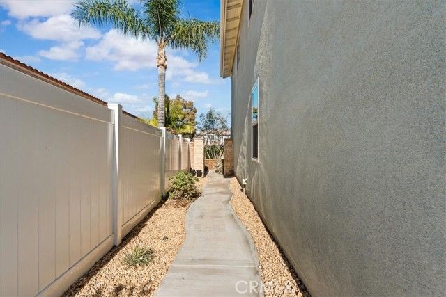 1388 Roadrunner Drive, Corona, CA 92881