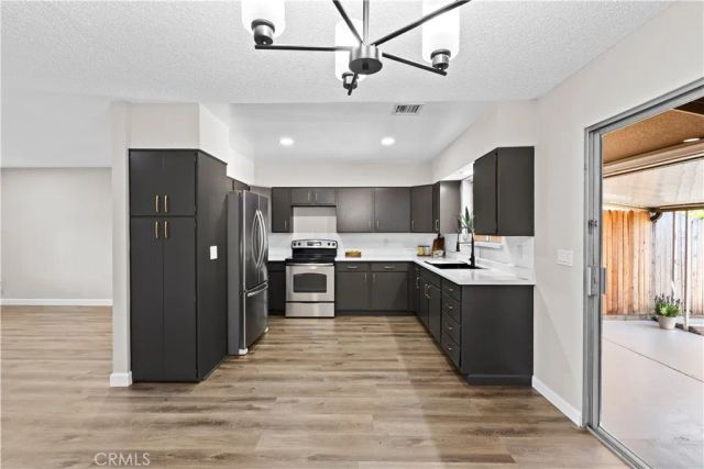621 S Palm Avenue E, Hemet, CA 92543