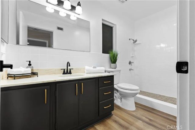 621 S Palm Avenue E, Hemet, CA 92543
