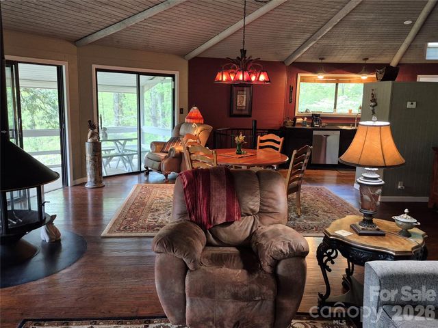 623 Country Club Drive, Canton, NC 28716