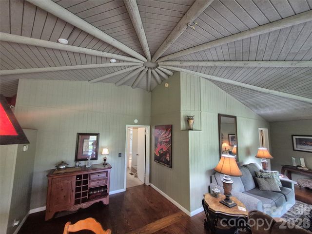 623 Country Club Drive, Canton, NC 28716