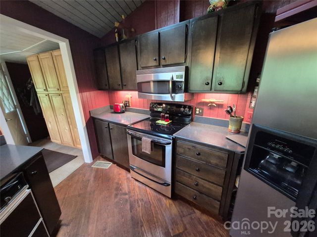 623 Country Club Drive, Canton, NC 28716