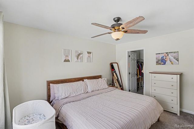 339 Andover Woods Drive, Fenton, MI 48430