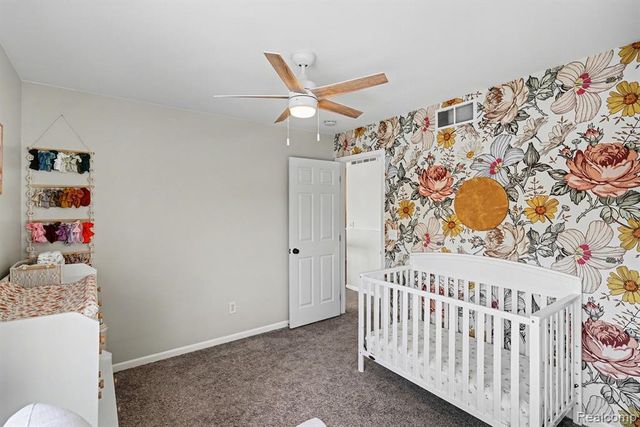 339 Andover Woods Drive, Fenton, MI 48430