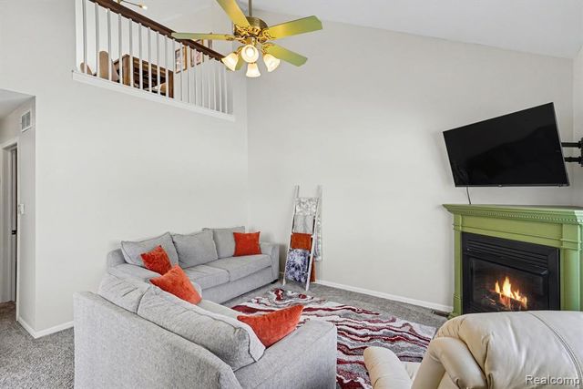 339 Andover Woods Drive, Fenton, MI 48430