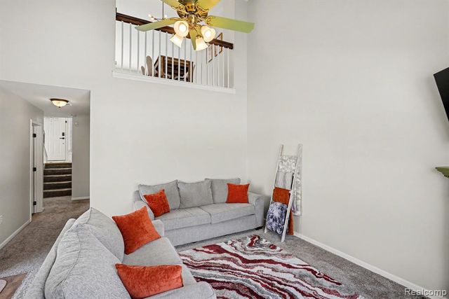 339 Andover Woods Drive, Fenton, MI 48430