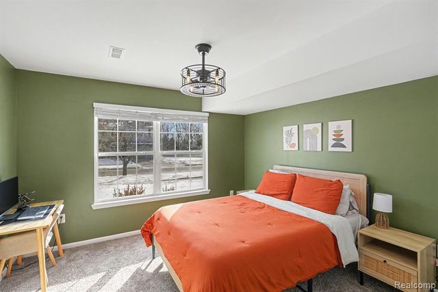 339 Andover Woods Drive, Fenton, MI 48430