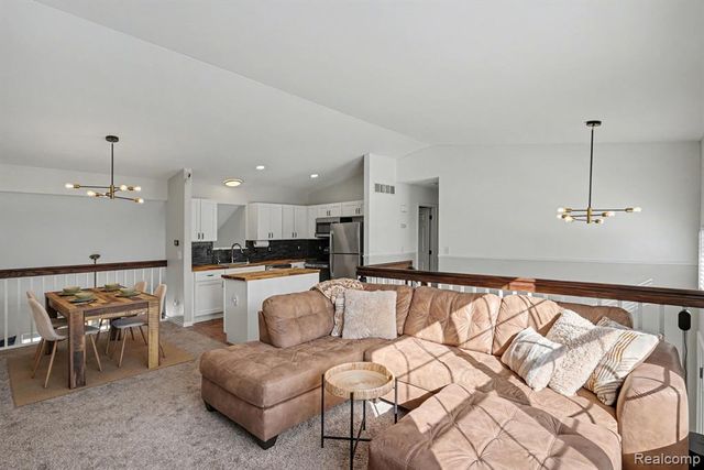 339 Andover Woods Drive, Fenton, MI 48430