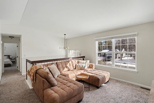 339 Andover Woods Drive, Fenton, MI 48430