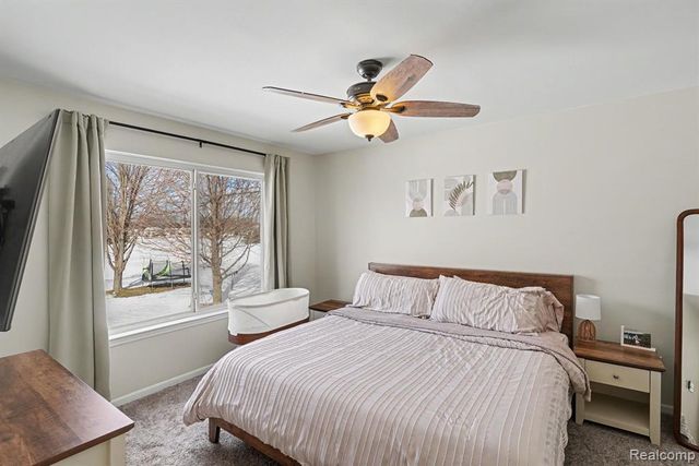 339 Andover Woods Drive, Fenton, MI 48430