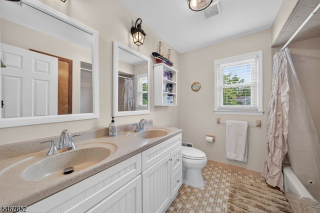 416 Vail Ct, South Plainfield Boro, NJ 07080