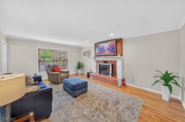 416 Vail Ct, South Plainfield Boro, NJ 07080