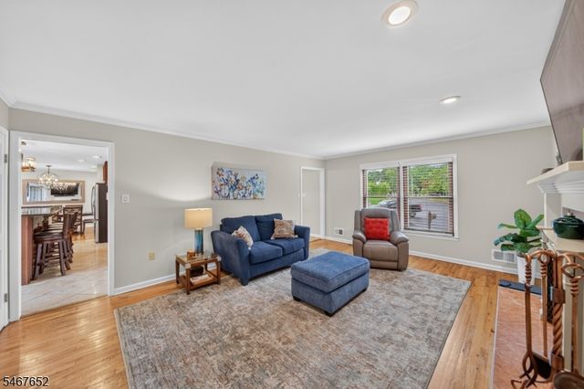 416 Vail Ct, South Plainfield Boro, NJ 07080