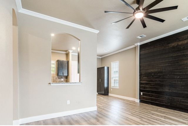 413 Henderson Street, Bonham, TX 75418