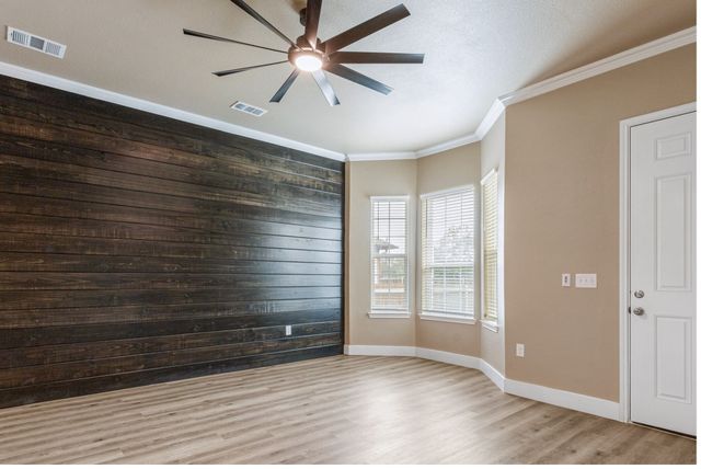 413 Henderson Street, Bonham, TX 75418