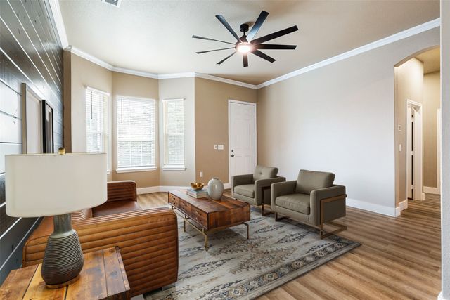 413 Henderson Street, Bonham, TX 75418