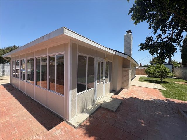 924 Lorna, Corona, CA 92882