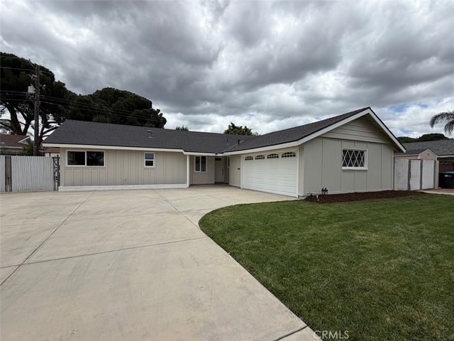 924 Lorna, Corona, CA 92882