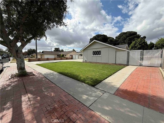 924 Lorna, Corona, CA 92882