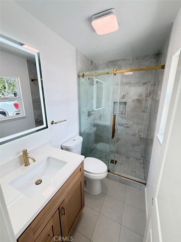 924 Lorna, Corona, CA 92882