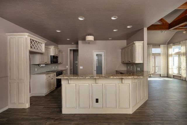 11817 Cherry Point Lane, Yukon, OK 73099