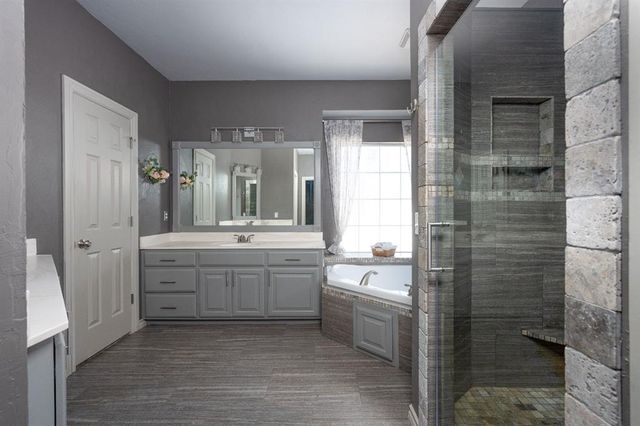 11817 Cherry Point Lane, Yukon, OK 73099