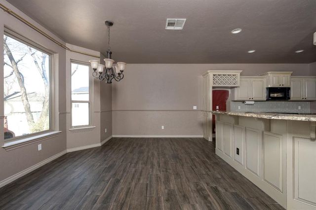 11817 Cherry Point Lane, Yukon, OK 73099