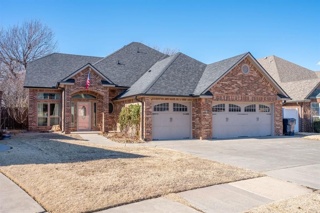 11817 Cherry Point Lane, Yukon, OK 73099