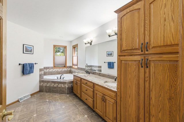 116 Sandy Court, Mount Horeb, WI 53572