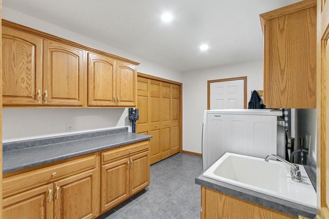 116 Sandy Court, Mount Horeb, WI 53572